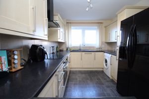 Kitchen/Breakfast- click for photo gallery